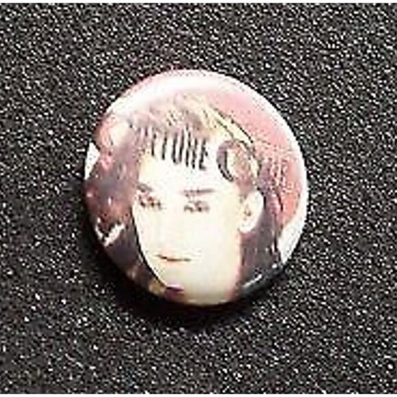 Boy George Culture Club Badge New Wave Button Pinback 1980s ORIGINAL Close Up - Picture 1 of 3